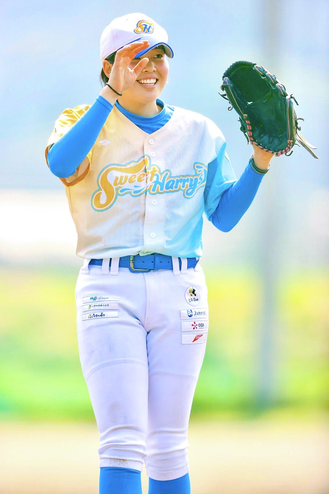 構える岐阜水都ハリーズの選手