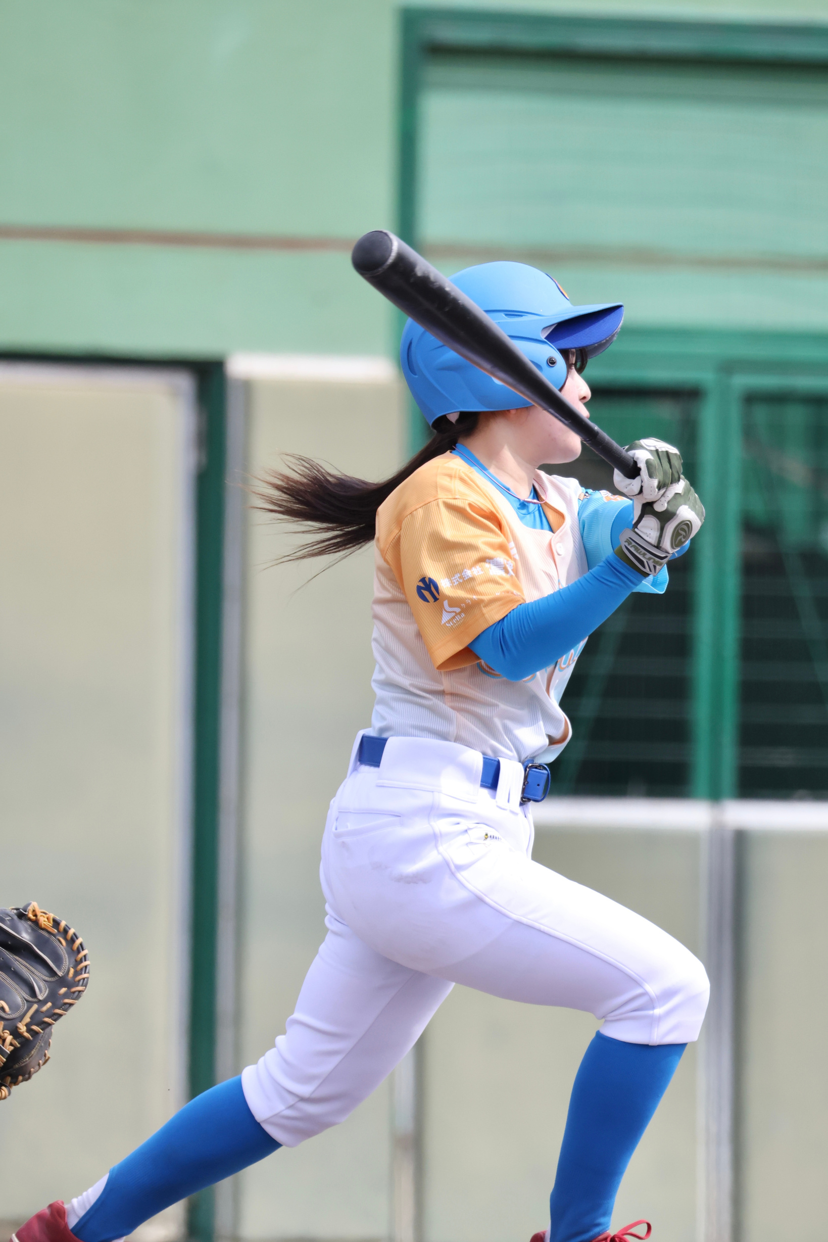 投球する岐阜水都ハリーズの選手